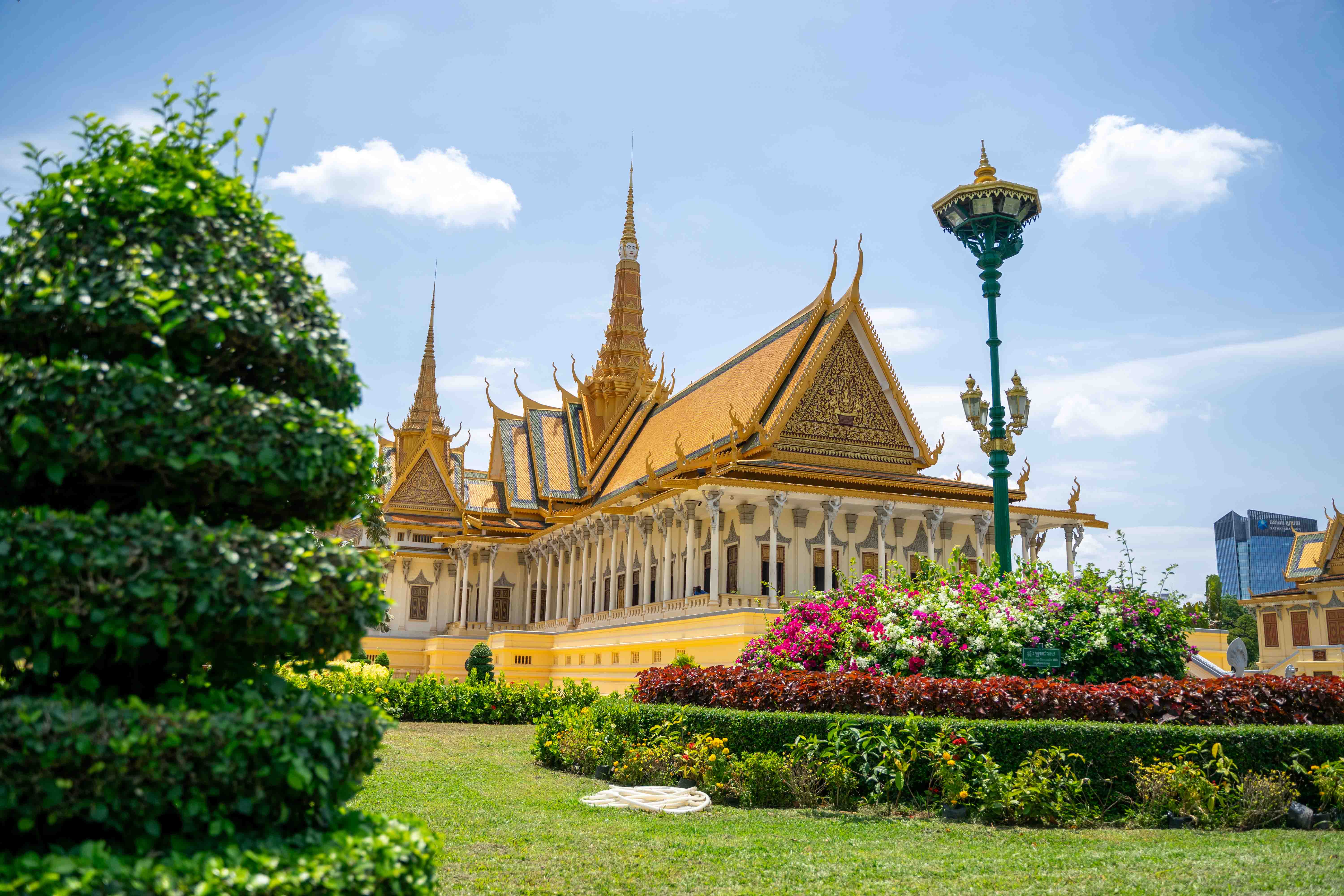 Royal Palace_Phnom Penh_Serva Travel